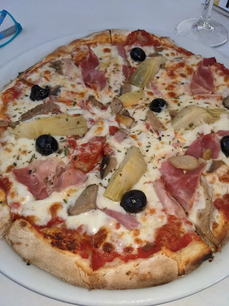 Jackie Taylor_Bar Panino Piu Pizzeria_Rota_review