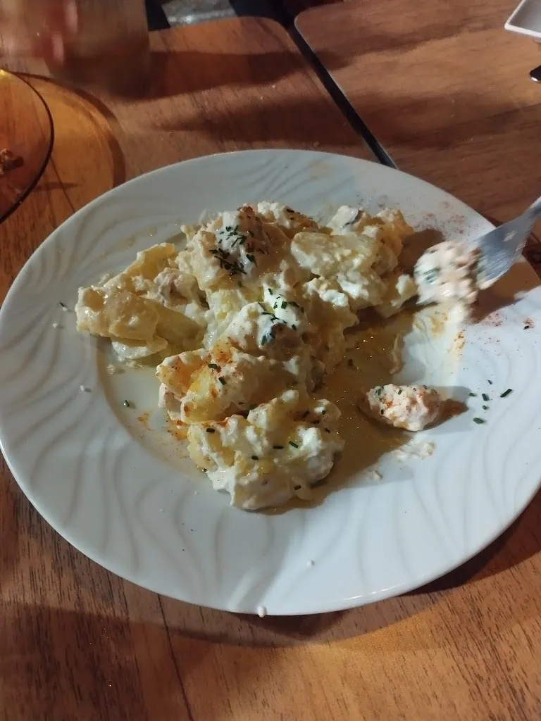 Pablo Luna Gutiérrez_esencia_Rota_review