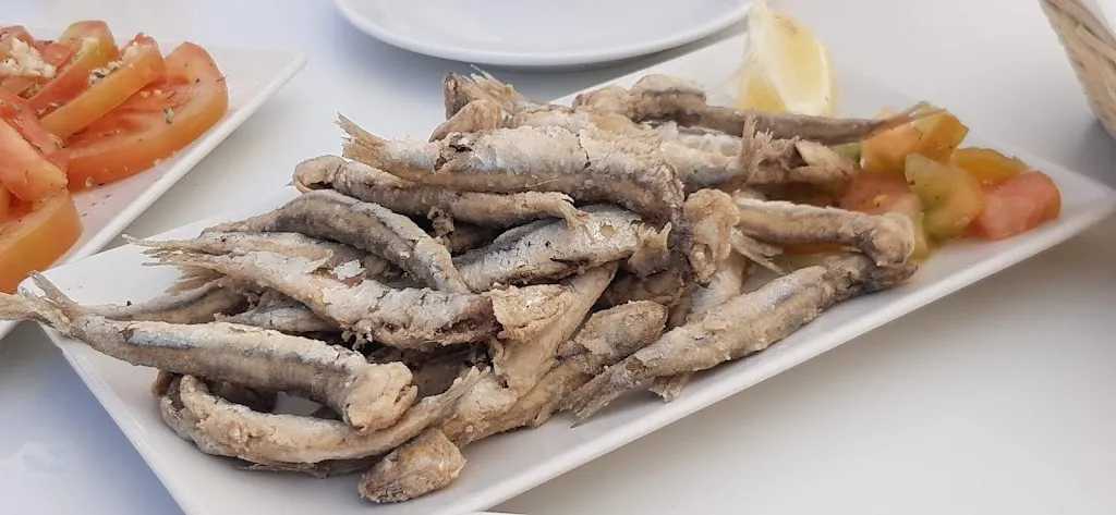 Freiduría Cocedero De Marisco restaurant in Rota