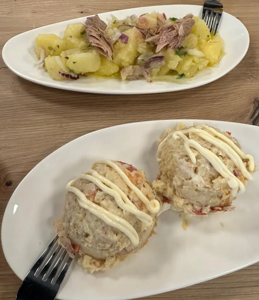 Rafael Moya_Cositas Buenas_Rota_review