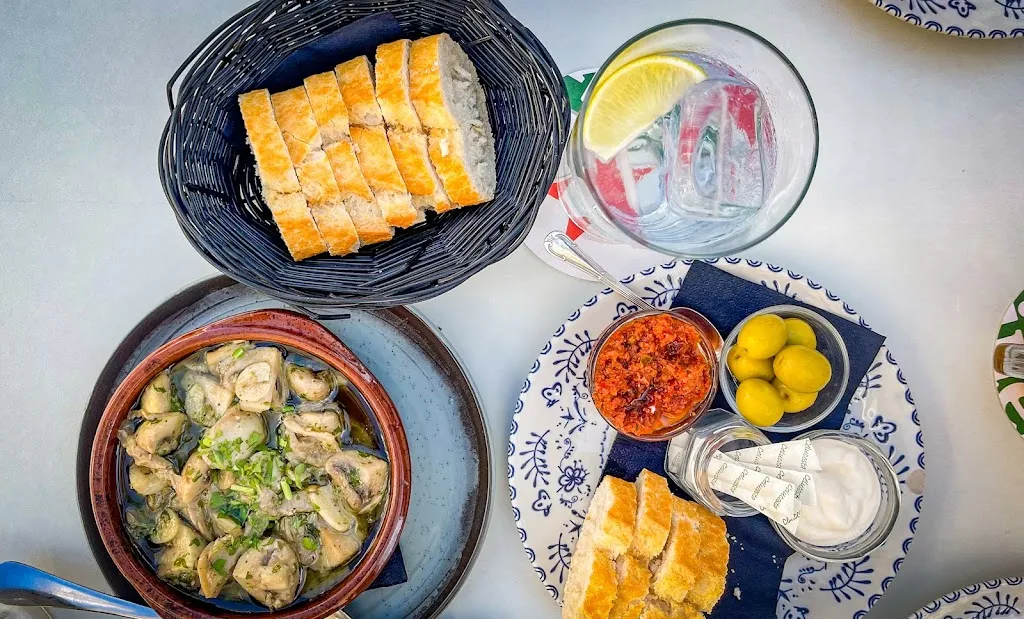 The Hen's Teeth_Villamartín_slider_image_3