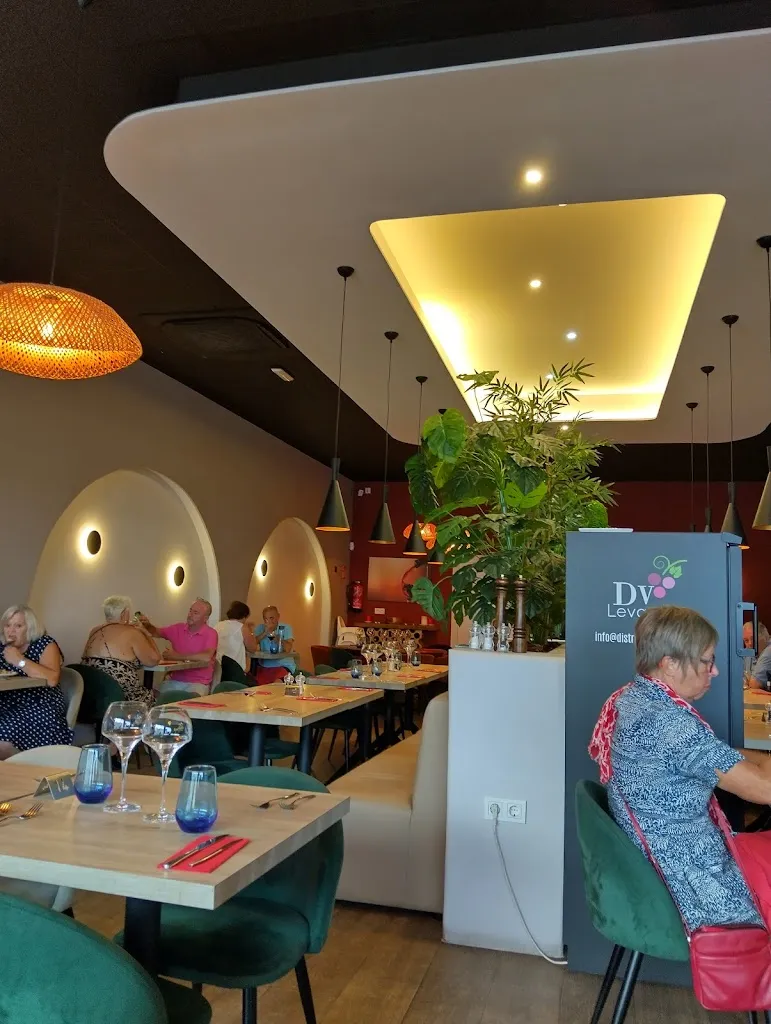 Number 7, Gastro Restaurant_Villamartín_slider_image_3