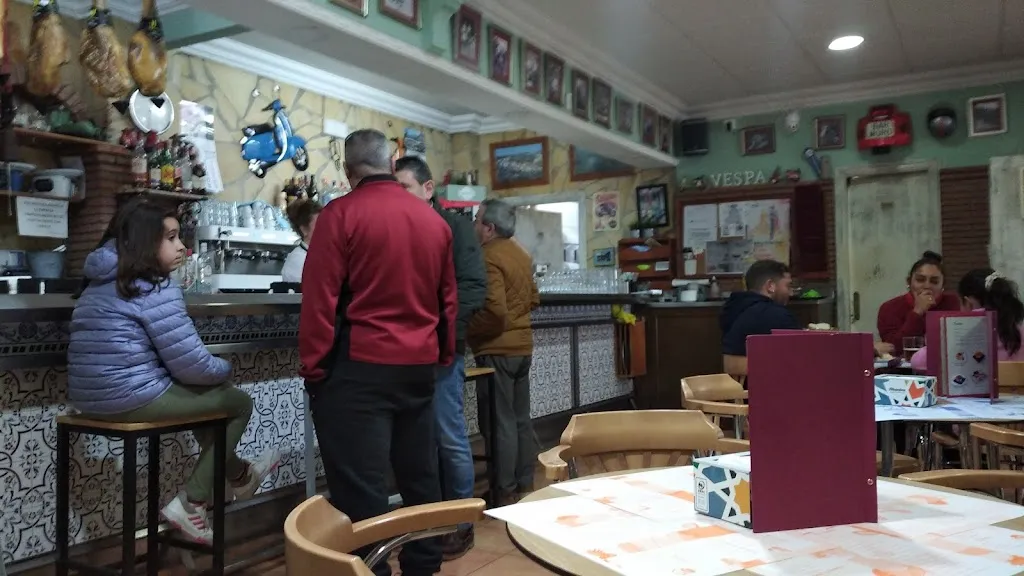 Viktor Kaposi_Bar Torre del Oro_Ubrique_recensione