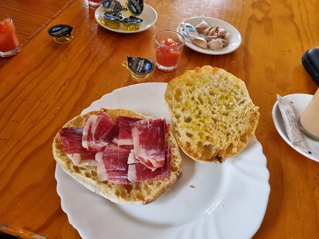 Jason Hoyle_Restaurante Mojón de la Víbora_Ubrique_review