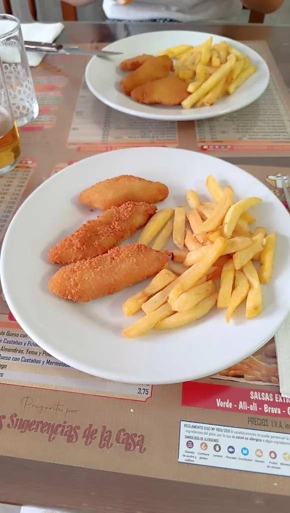 José María García Rubira_Bar Lobato_Ubrique_review