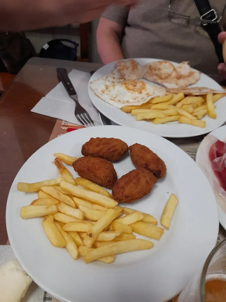 Bar Lobato_Ubrique_slider_image_1