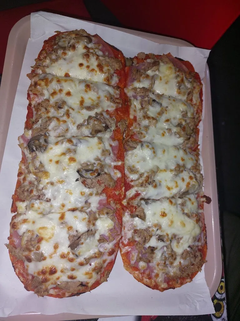 Macarena_Pizzería La Estrella_Ubrique_review