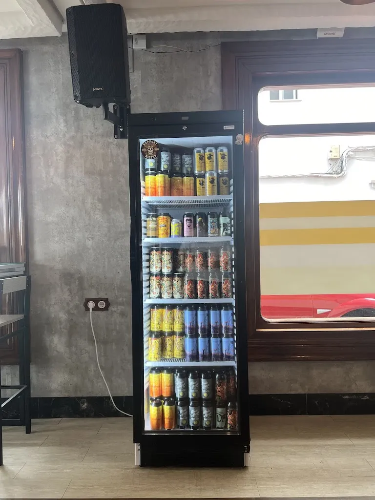 Taproom La Pulga restaurant in Ubrique