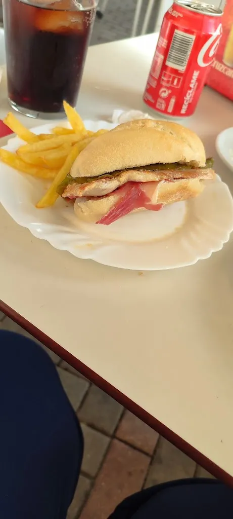 Exhelazz Perez_Bar Los 3 Caminos_Ubrique_review