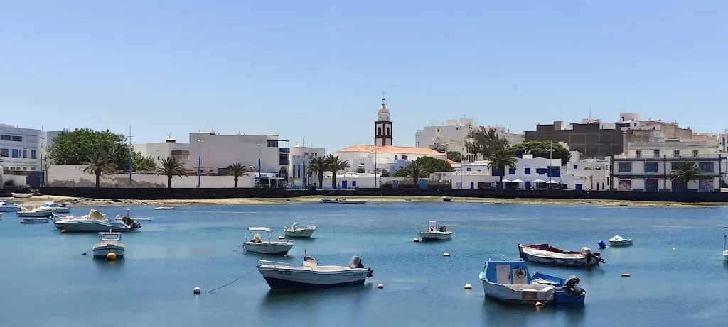 James Stephen Medes_La Miñoca Cafe del Charco_Arrecife_review