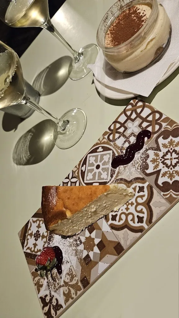 Bryony Murrell_Strava - Vermuteria_Arrecife_review