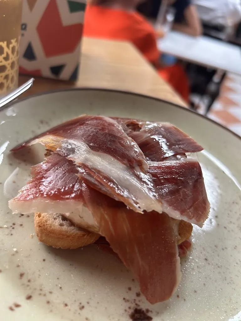 F P_Bar Andalucia 1960_Arrecife_review