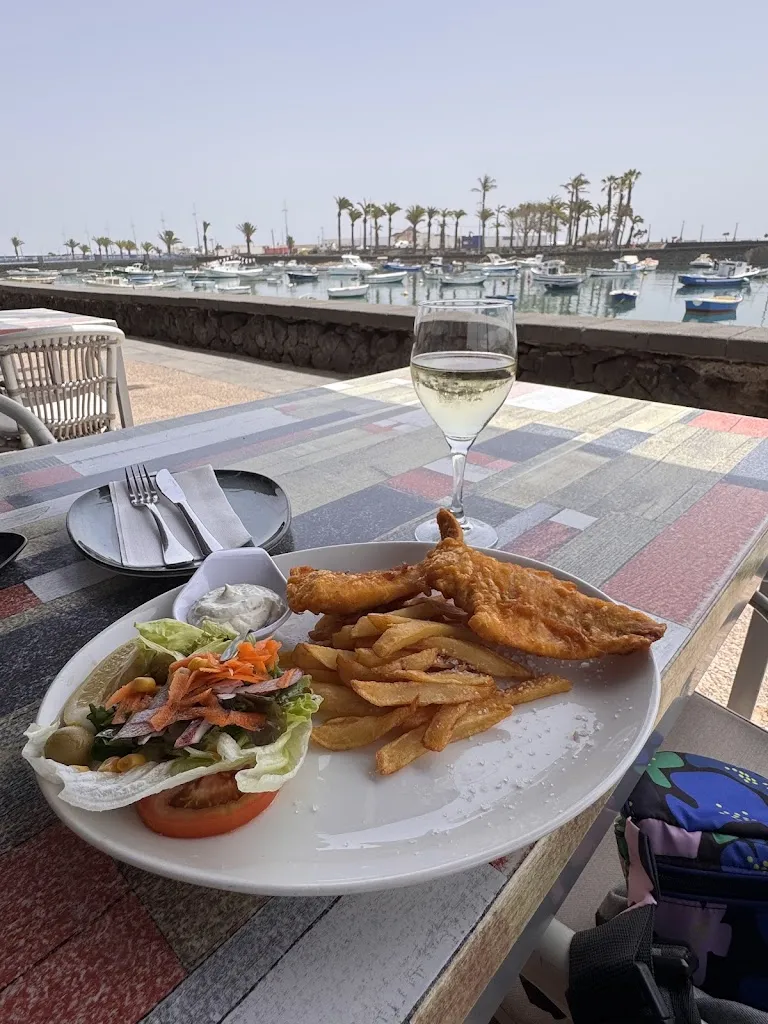 Lucia Vaduva_Estrella del Charco_Arrecife_review