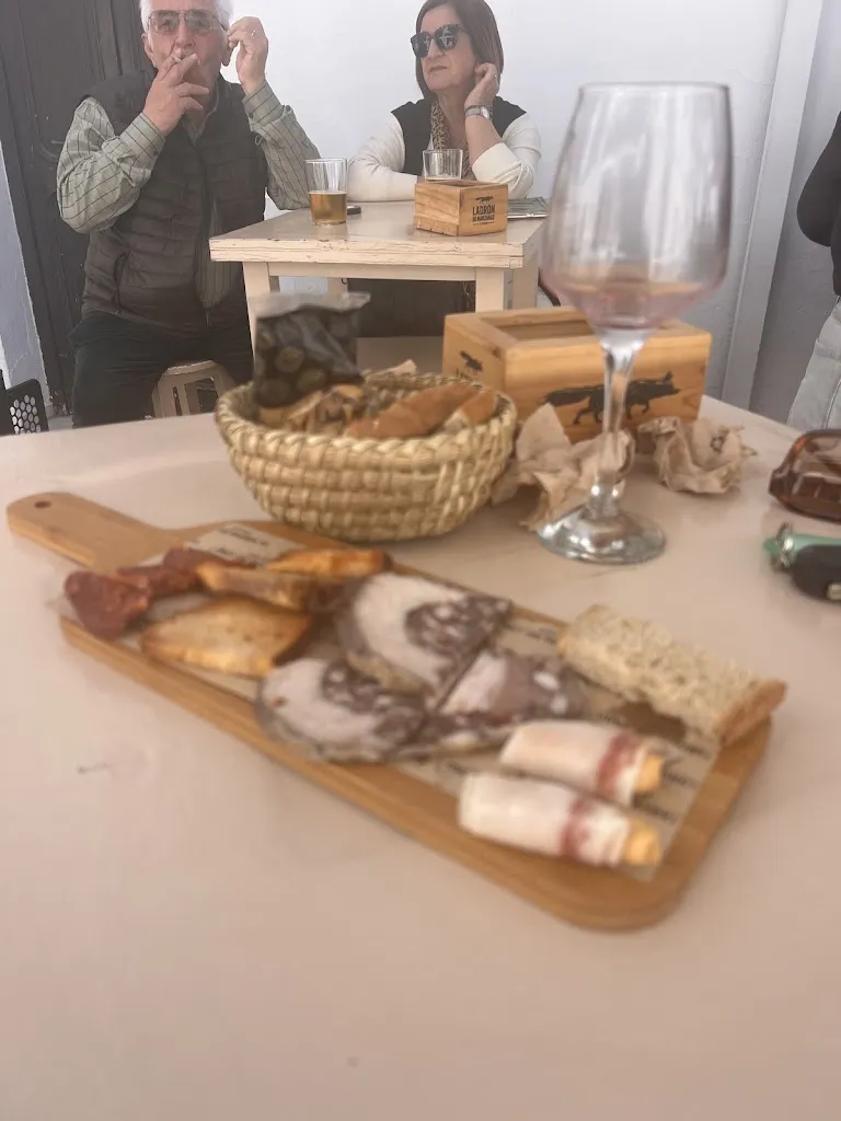 Robert Delicata_La Taberna del Lomo en Manteca_Vejer de la Frontera_avis