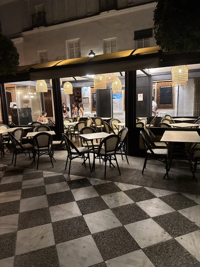 Hakuna Tapas_Vejer de la Frontera_slider_image_1