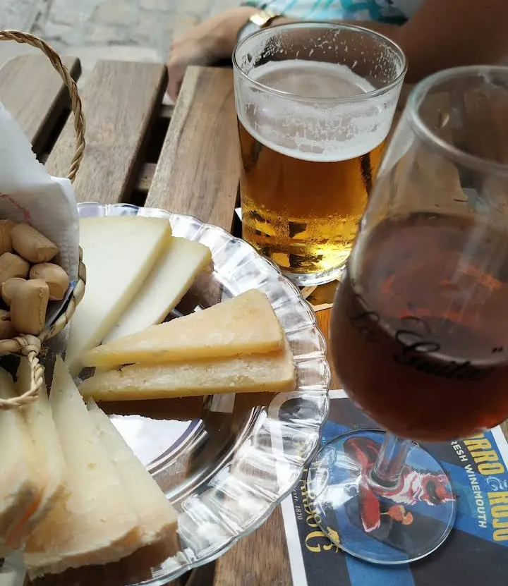 Menu_Callejón Oscuro Taberna - Vinos y viandas del espacio exterior_Vejer de la Frontera_image_6