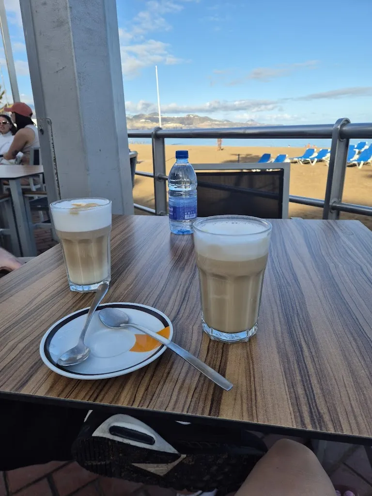 Chloe Bassett_The Couple_Las Palmas de Gran Canaria_review