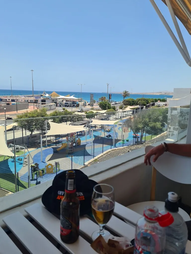 Kasia Pasierb_Zielo terraza_Puerto del Rosario_review