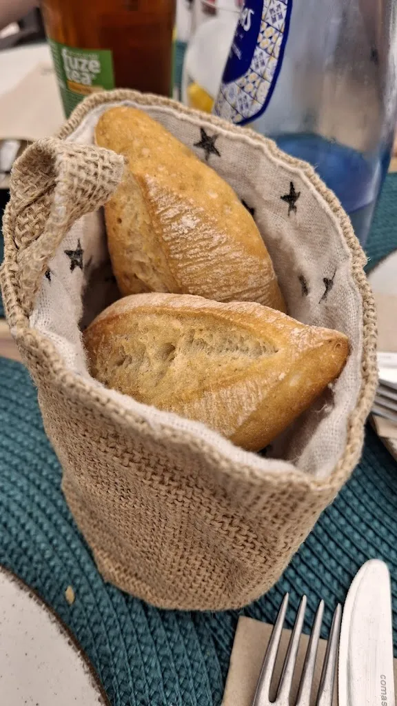 Janna van der Ploeg_HUGA cafegastrotapas_Puerto del Rosario_review