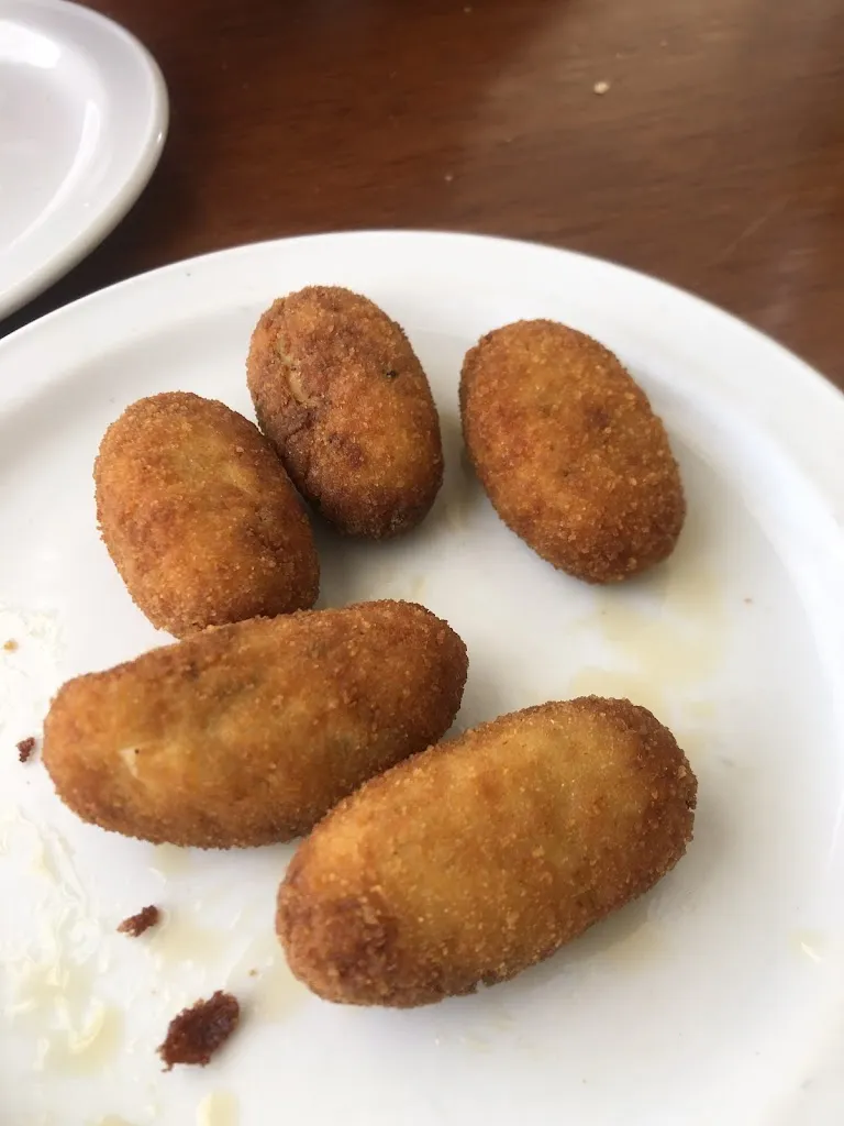 Maria Teresa Del Hierro Lara_La Cencerra_Puerto del Rosario_review