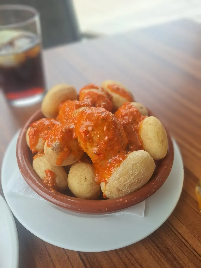 Zoe Glazebrook_Muelle Viejo Lounge Café_Puerto del Rosario_review