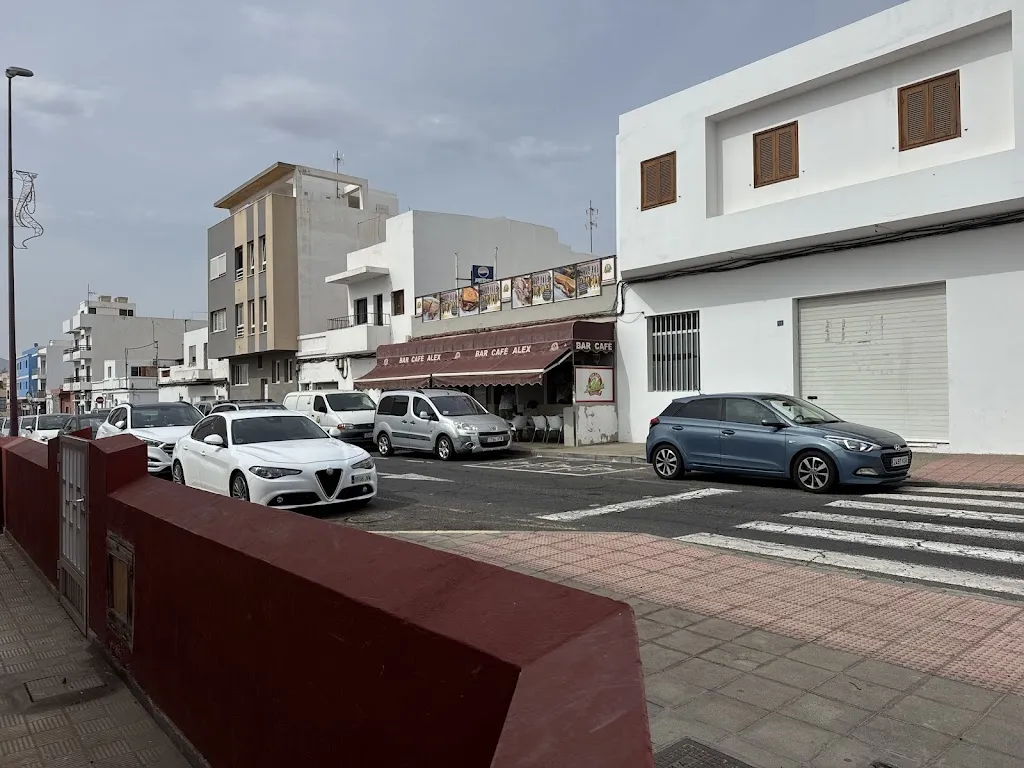 PAUL MITSKE_Bar Café Alex_Puerto del Rosario_review