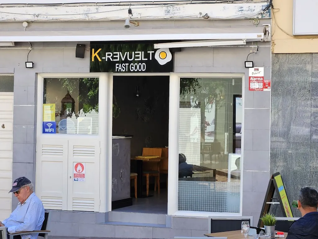 Marko Intihar_K-REVUELTO_Puerto del Rosario_recensione