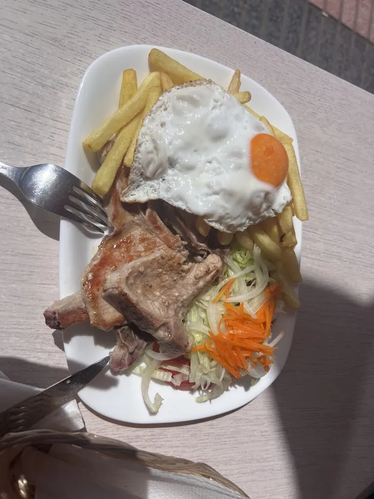 Илона Мащицкая_Cafetería Hollywood_Puerto del Rosario_review