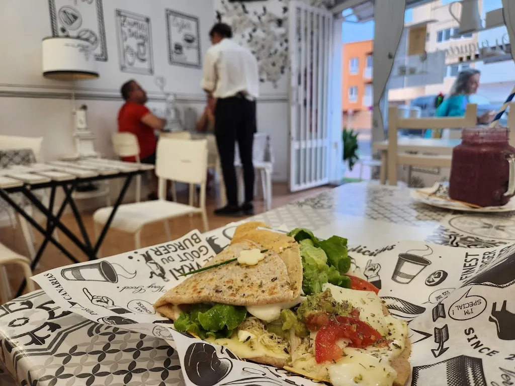 Sam Blohowiak_Crepería y tú qué te creps?_Puerto del Rosario_review