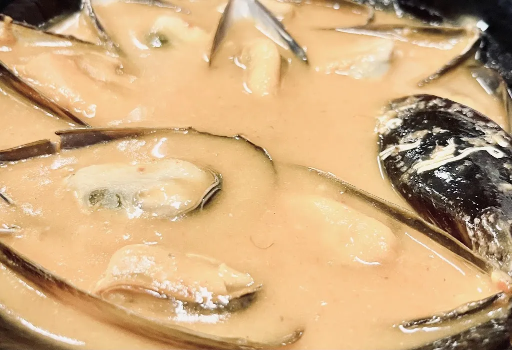 Andelacruz_La contienda_Ampuero_review