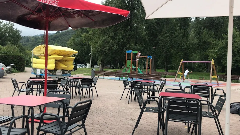 Bar La Presa restaurant in Ampuero