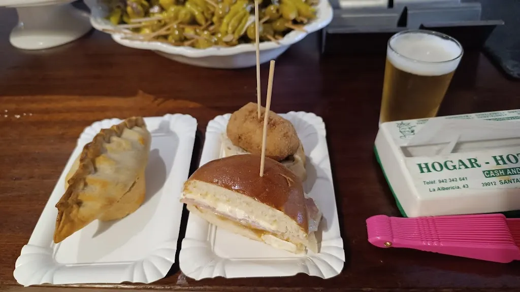 Monica Nazabal_El Bodegón_Ampuero_review