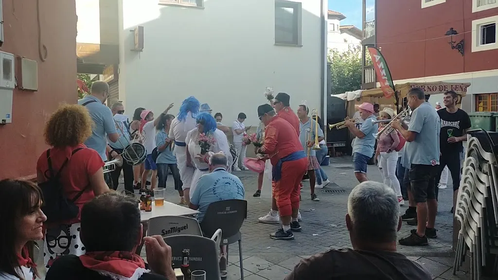 Bar Box 34_Ampuero_slider_image_2