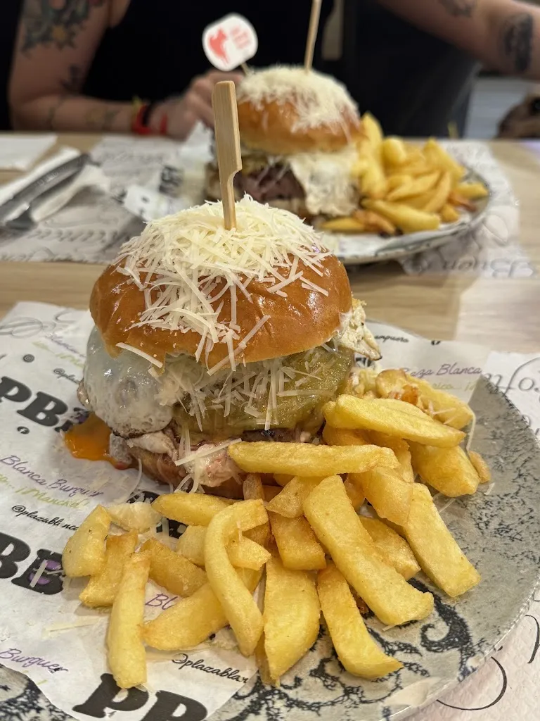 Plaza Blanca_Ampuero_slider_image_3