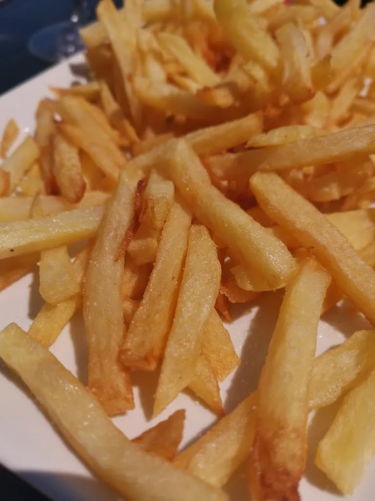 Ksenia Parkhatskaya_Bar Cañardo_Alfoz de Lloredo_review