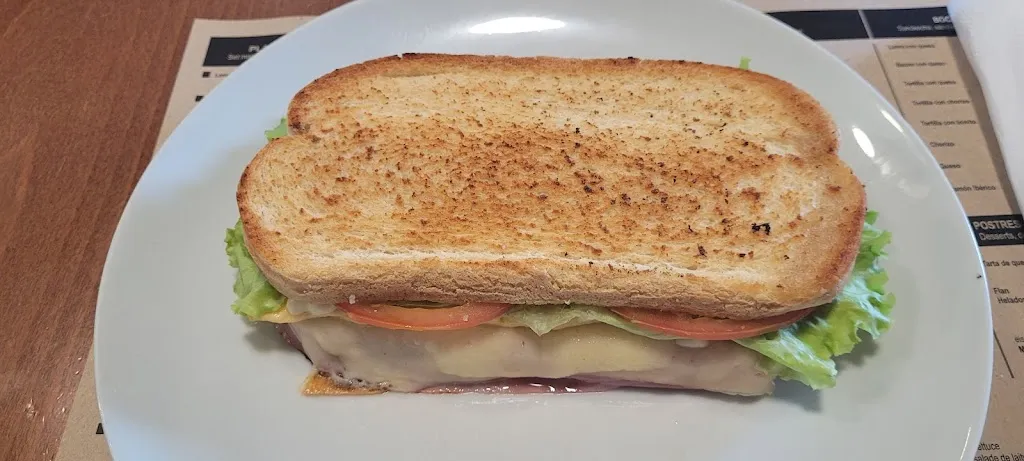 Pieter van Kampen_Bar Cañardo_Alfoz de Lloredo_review