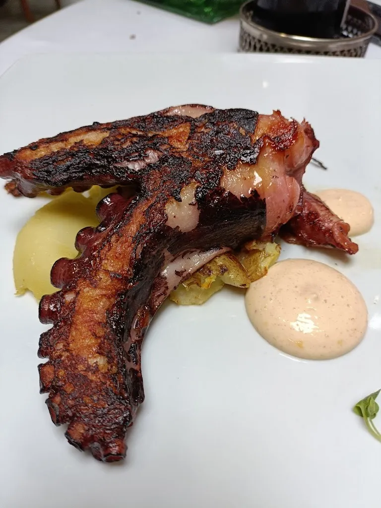 Menu_El Pucheru 4 Almas_Alfoz de Lloredo_image_1