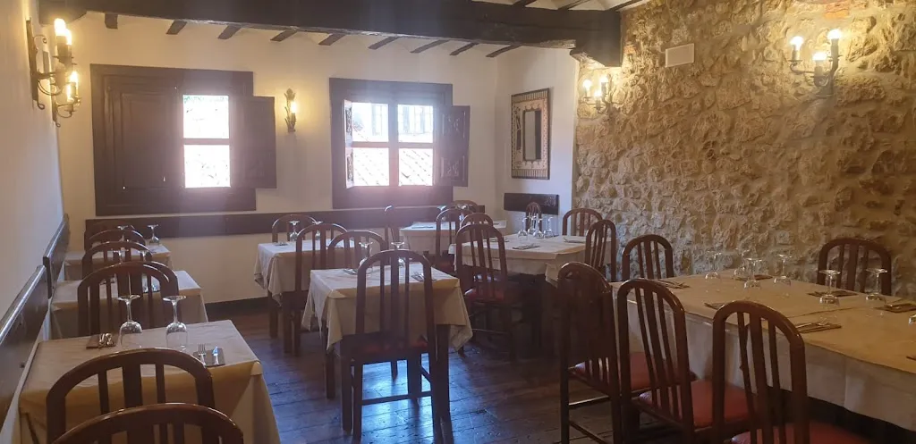 Meson -restaurant El Ojancano restaurant in Alfoz de Lloredo