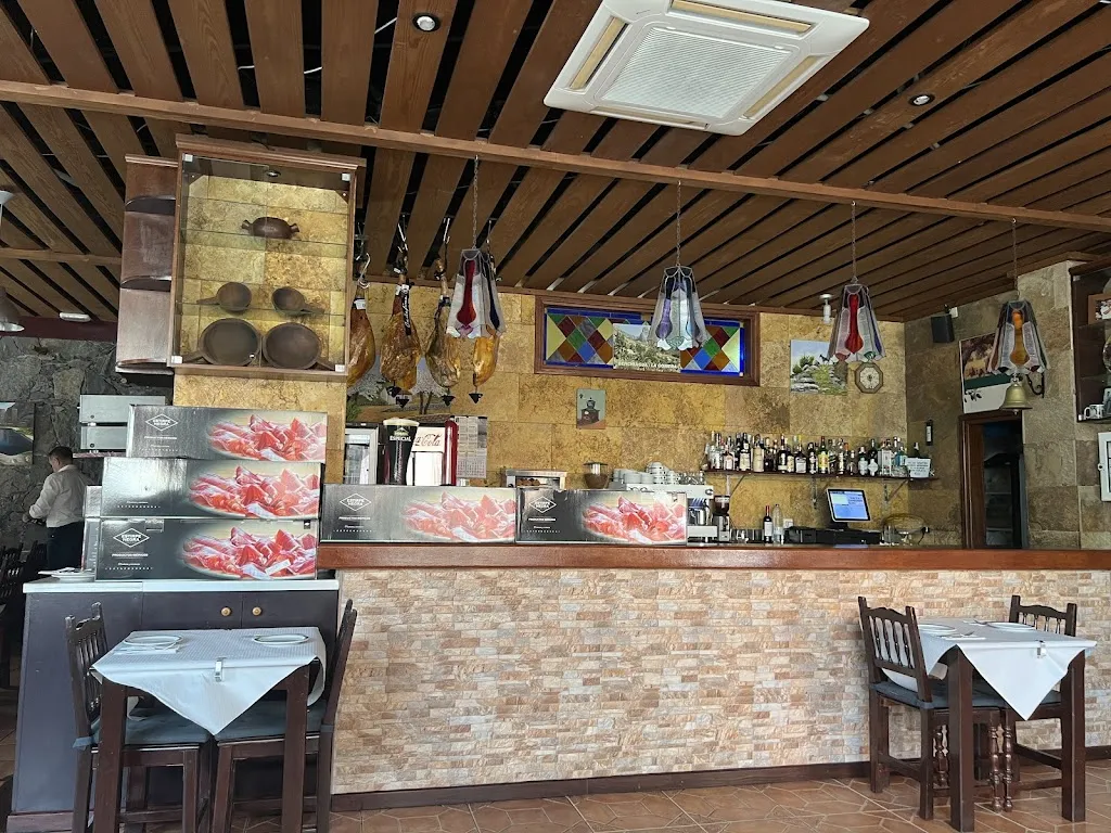 Juan Antonio Garcia-Mendez_Restaurante Cuatro Caminos_San Sebastián de La Gomera_review