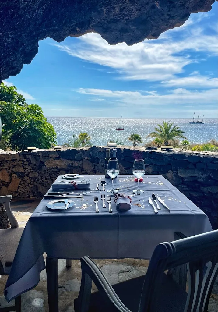 Andreea Cecilia_Club Laurel_San Sebastián de La Gomera_review