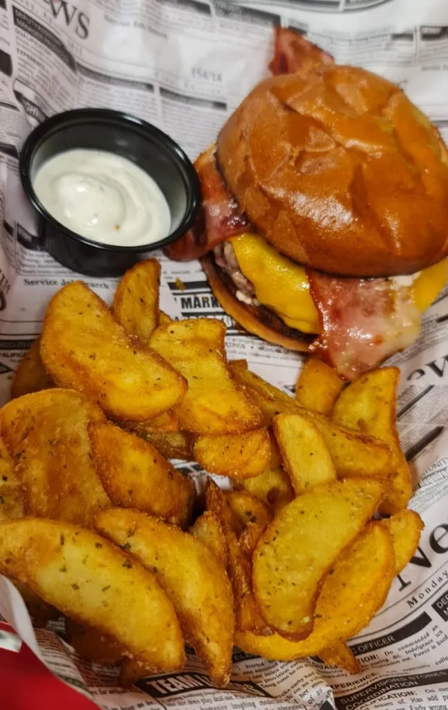 Maria Vasilaki_Parque La Torre Bar Cafetería & Hamburguesería_San Sebastián de La Gomera_recensione