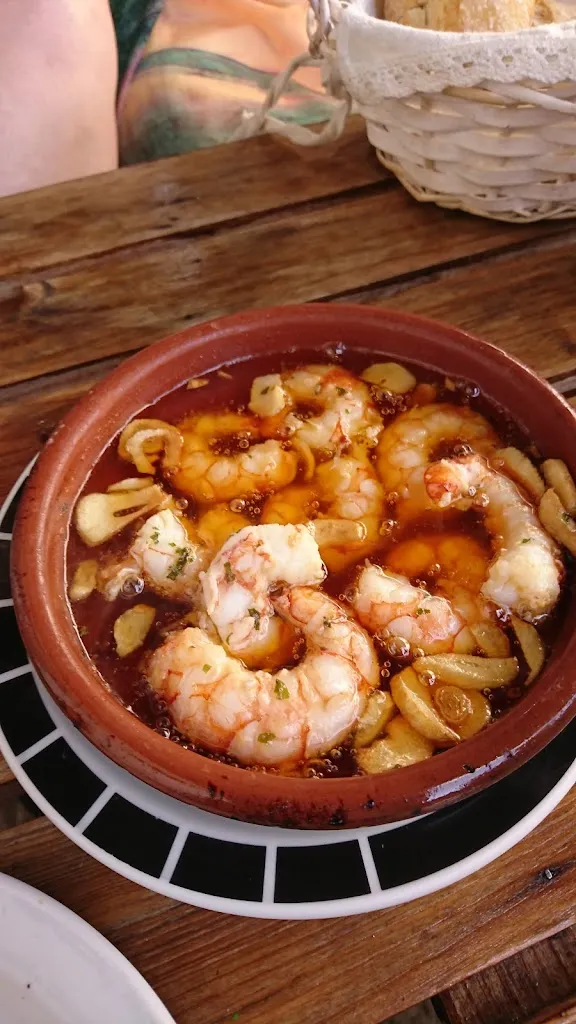 Menu_Bar Moderno_Bárcena de Pie de Concha_image_6