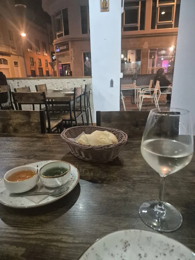 Laura F._Bodeguita Canaria_Santa Cruz de Tenerife_review