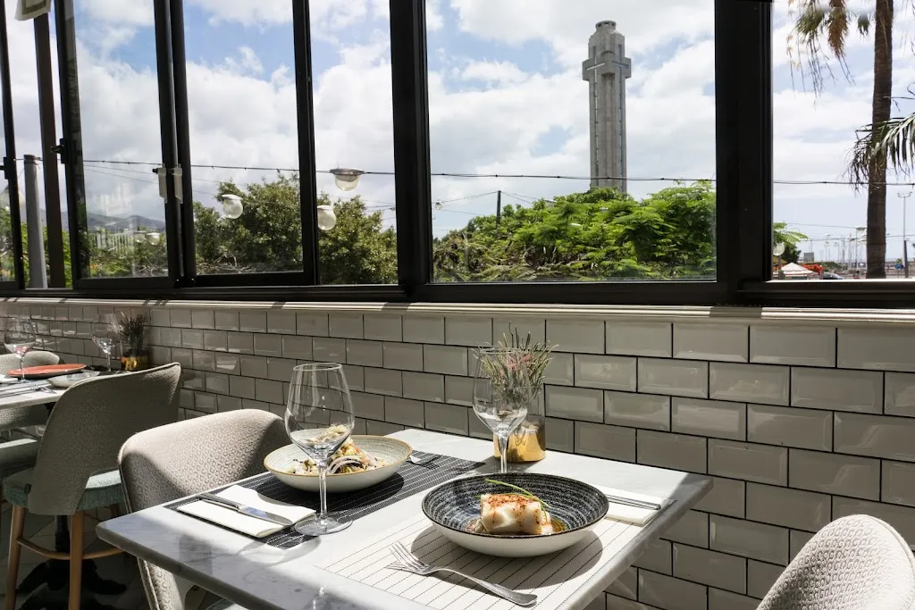 Compostelana Plaza de España_Santa Cruz de Tenerife_slider_image_1