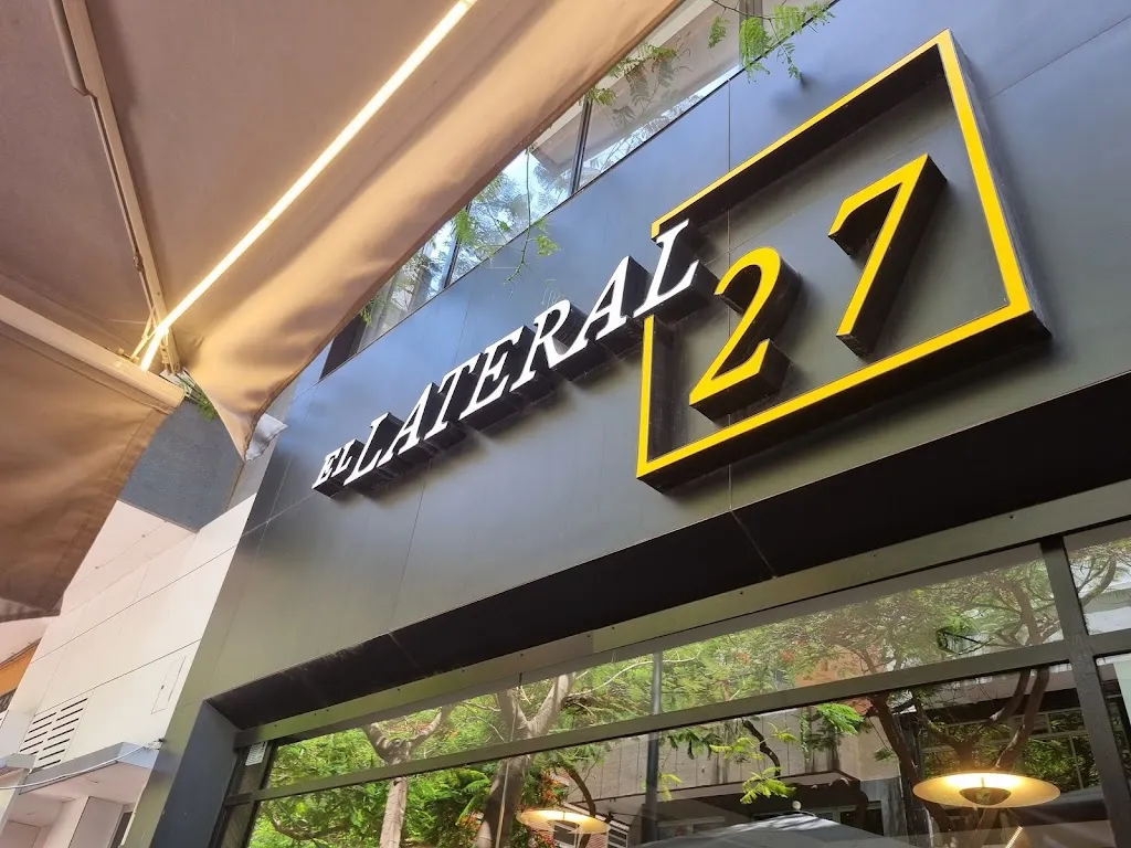 El Lateral 27 restaurant in Santa Cruz de Tenerife