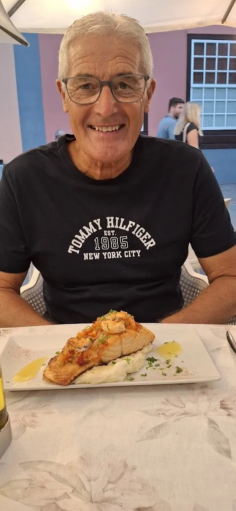 Mavis Beresford_The Good Life_Santa Cruz de Tenerife_review