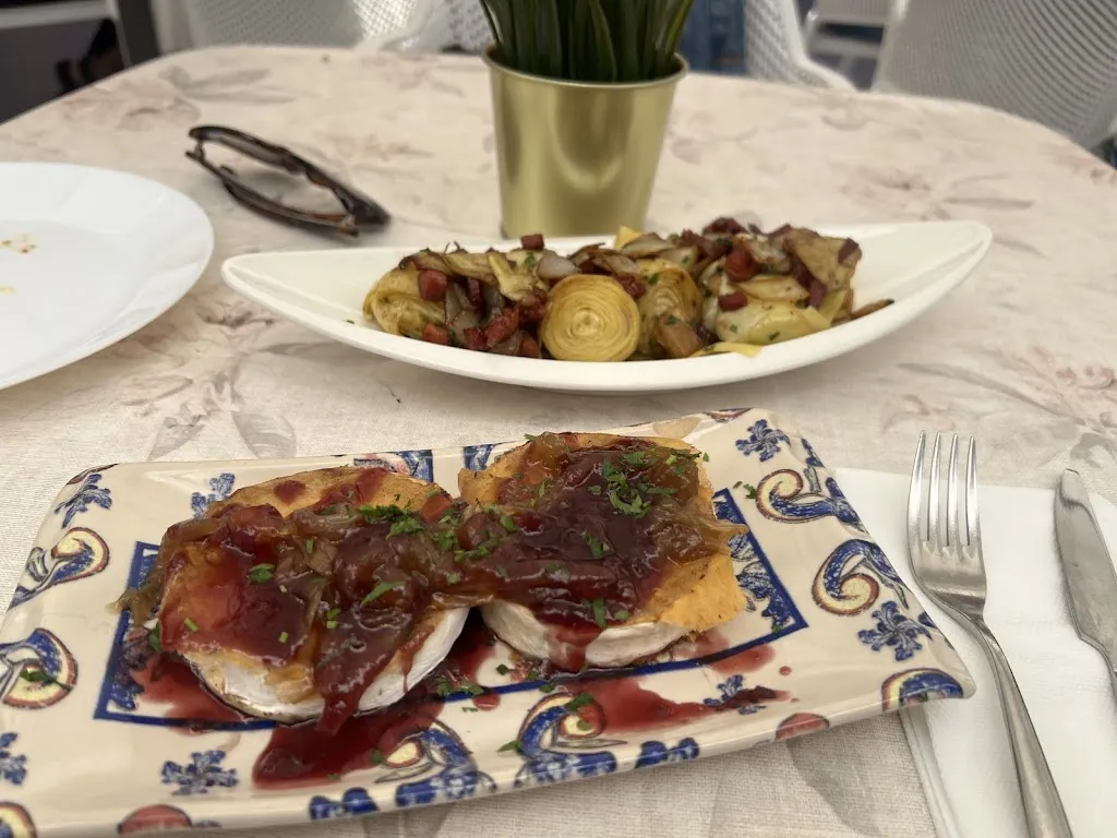 Grace Berkkan_The Good Life_Santa Cruz de Tenerife_review