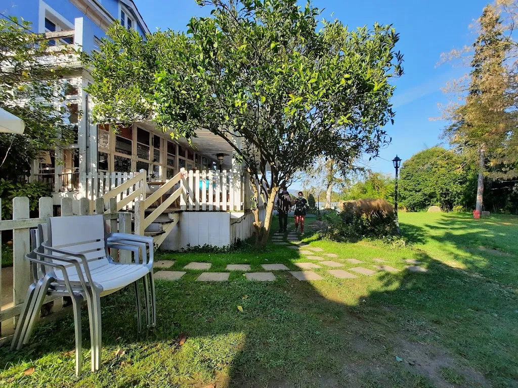 Lorena Lorena_El Estanque de Gama_Bárcena de Cicero_review