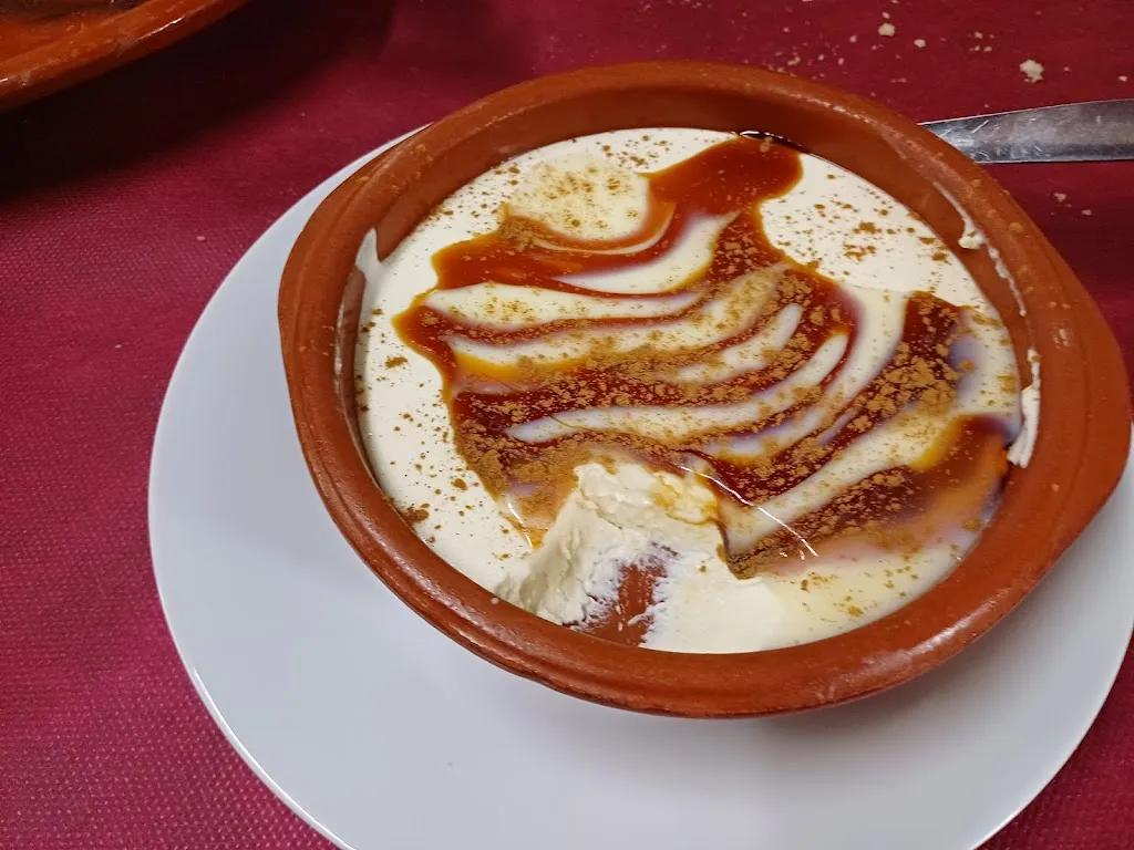 Tienda Restaurante Casa Adela o Bar Boni_Bárcena de Cicero_slider_image_3