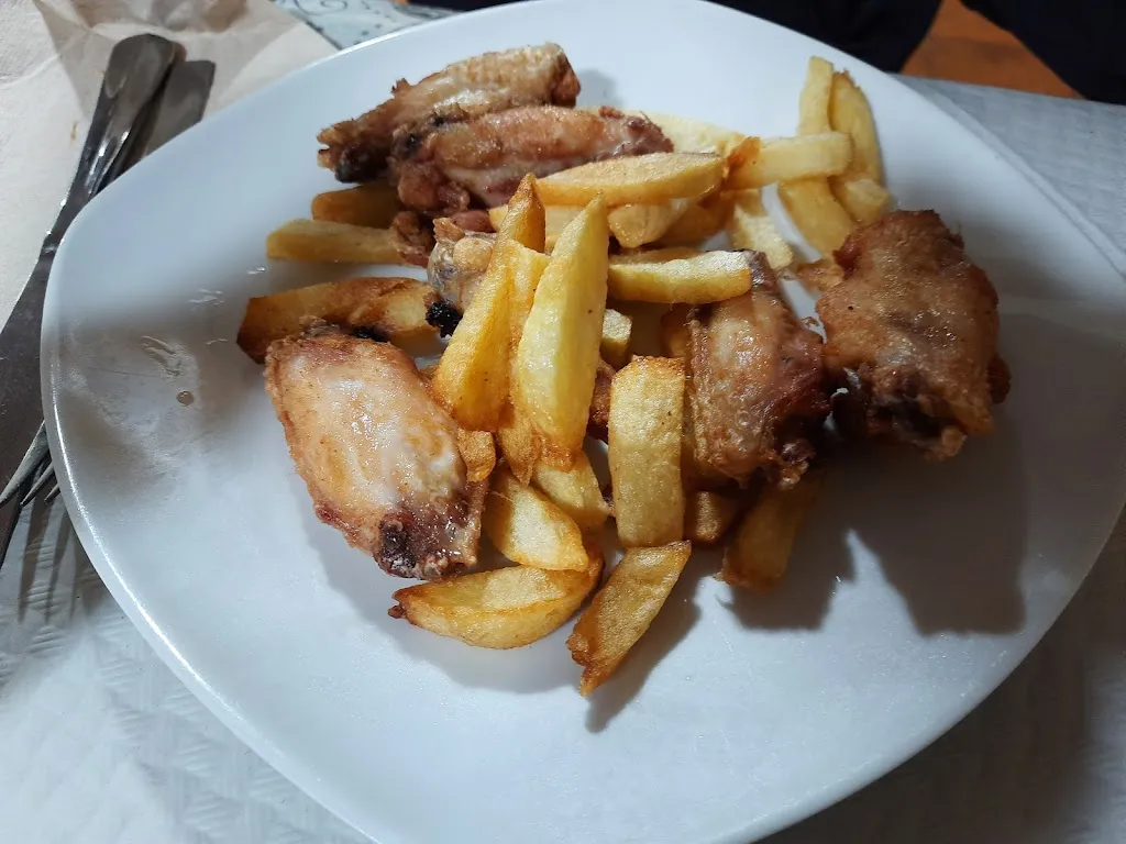 adolfo antonio HOYOS ANTON_Black River Tavern_Bárcena de Cicero_review